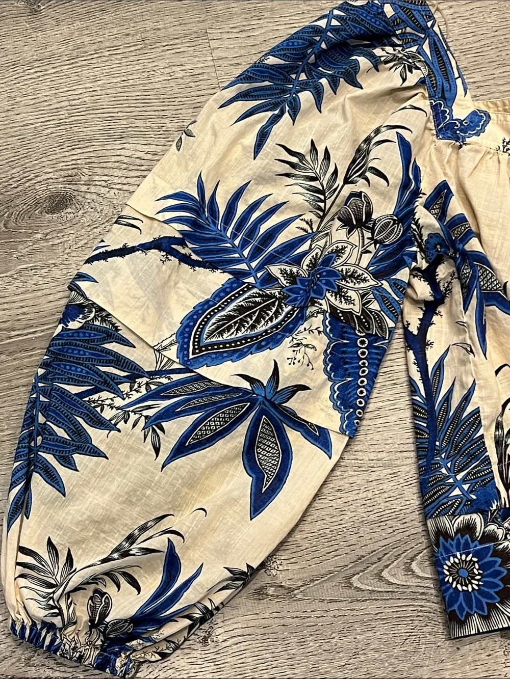 Banana Republic Cream and Blue Floral Square Neck Puff Sleeve Blouse 100% Cotton